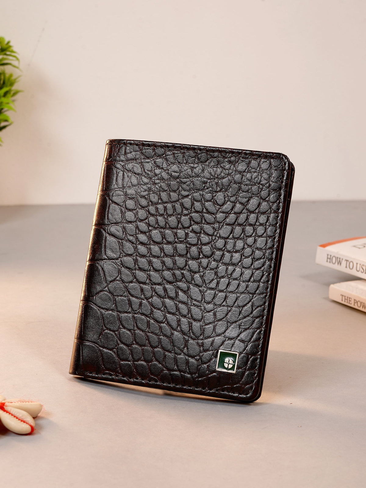 Essential Compact Leather Wallet