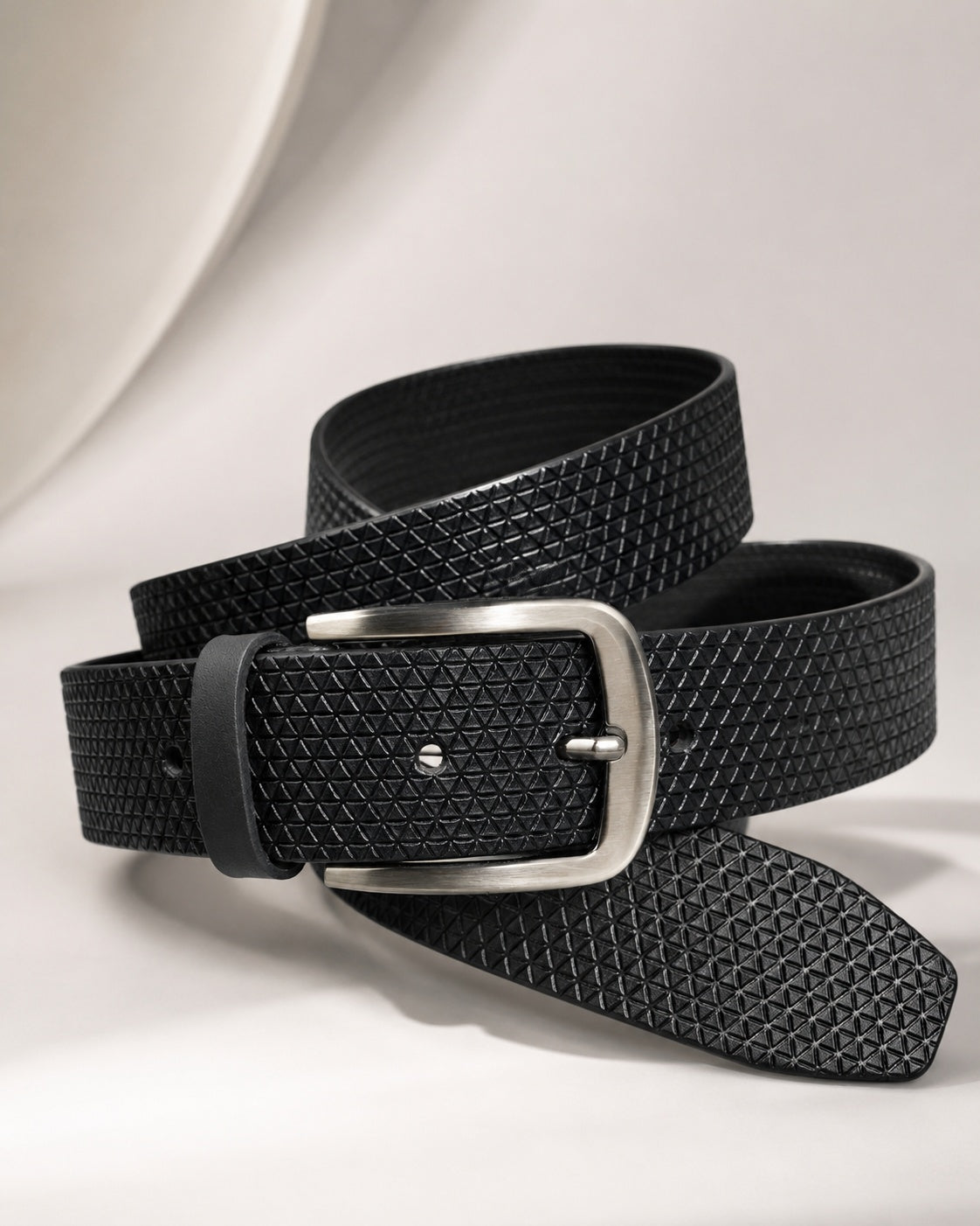 Classic Leather Belt with Contrast Stitching