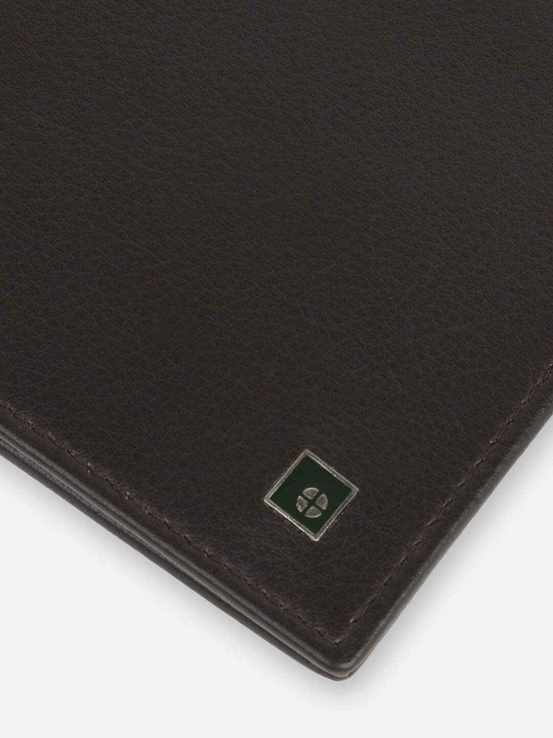 ET-2001-Brown